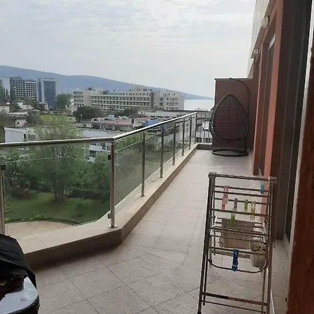 Триспален Апартамент В Слънчев Бряг На 100Метра От Плажа Apartment